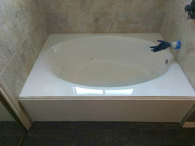 White Tub